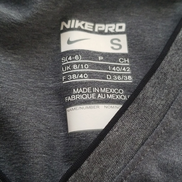 2 women's athletic tank tops - Picture 2 of 8